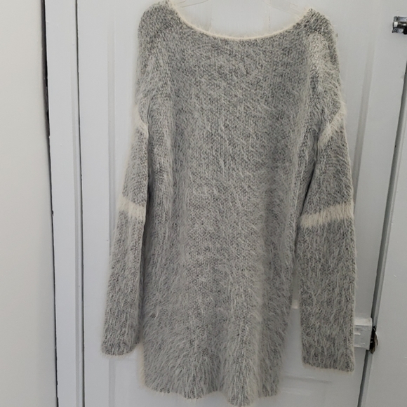 Fuzzy Sweater - Picture 4 of 4